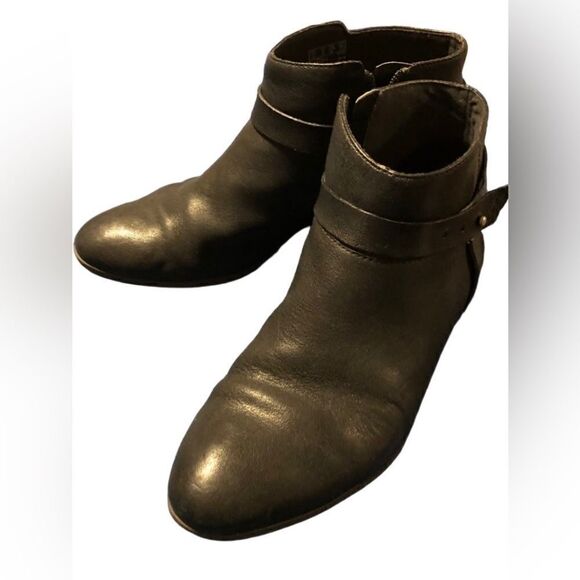 Clark’s Leather Cushion Zip Booties 10 - Picture 1 of 11